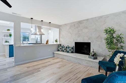 1176 Santa Fe Dr, Encinitas CA  92024-3954 exterior