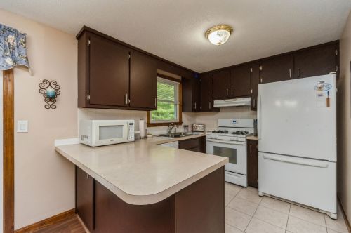 57 Bluestone Dr, Nashua NH 03060-6831 exterior