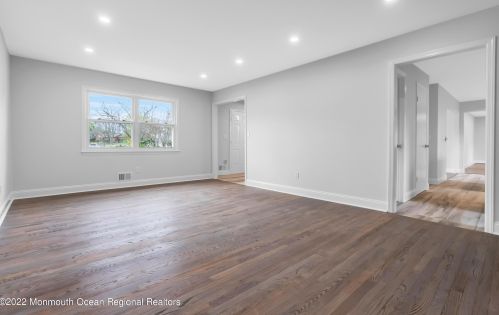 21 Kenneth Dr, Tinton Falls NJ  07712-2824 exterior