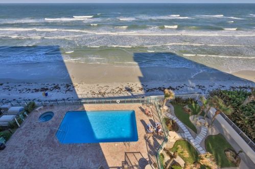 2055 Atlantic Ave, Daytona Beach FL 32118-5017 exterior