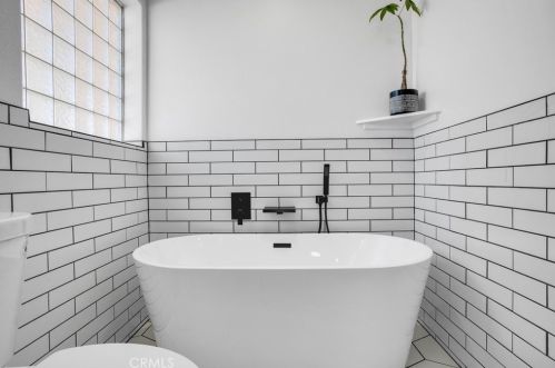 7645 Victoria Ave, Yucca Valley CA  92284-6152 exterior