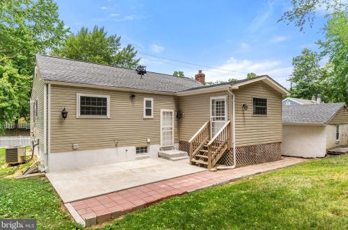 15906 Donald Curtis Dr, Woodbridge VA  22191-4250 exterior