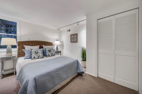 30 Bella Vis Ave, Tiburon CA 94920-2415 exterior