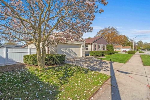 1138 Thrush St, Green Bay WI  54303-4336 exterior