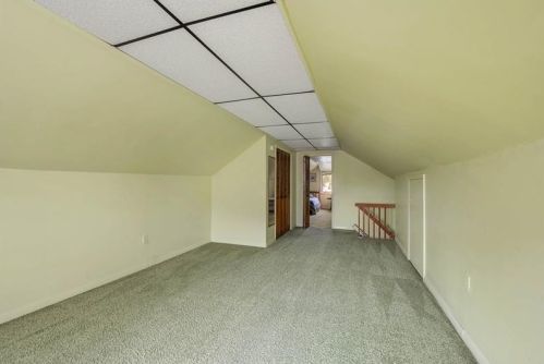 155 Warren Dr, New Kensington PA  15068-5240 exterior