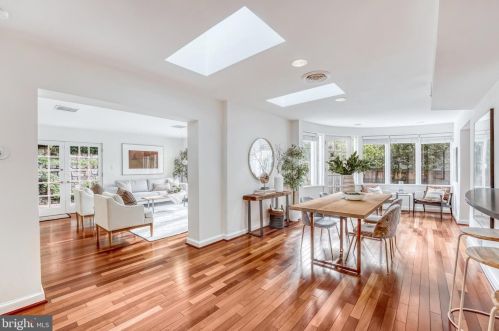 3073 Cleveland Ave, Washington DC 20008-3450 exterior