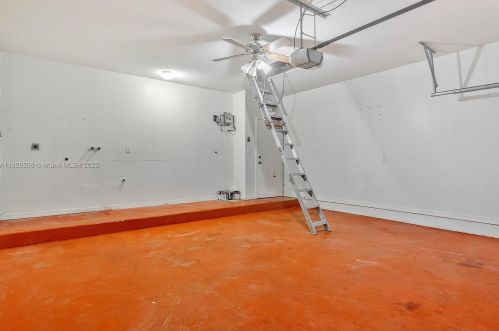 7090 5th Ave, Hialeah FL  33014-4952 exterior