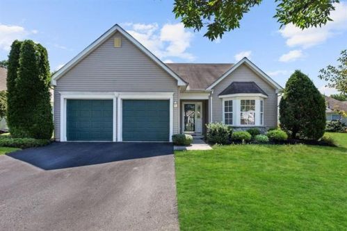 3 Morning Glory Ln, Lakewood, NJ 08701-5718