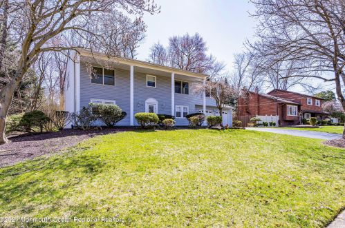15 Kilmer Dr, Morganville, NJ 07751-1557