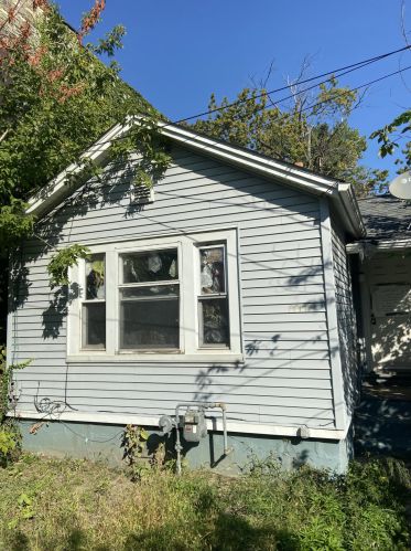 924 Lapham Blvd, Milwaukee WI  53204-3433 exterior