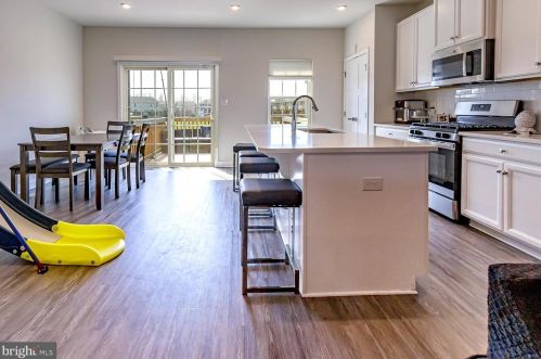 119 Nathan Dr, Riverton NJ  08077 exterior