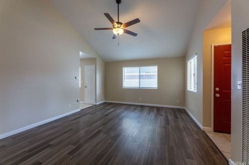 610 Almond Ave, Long Beach CA  90802-1746 exterior