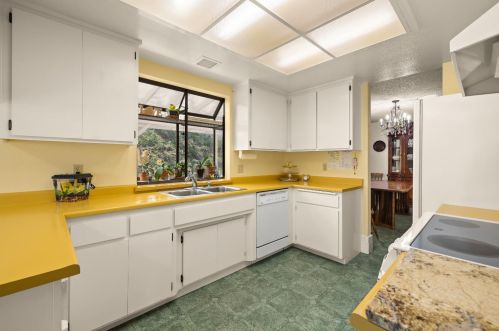 12681 Wolf Rd, Grass Valley CA  95949-8183 exterior