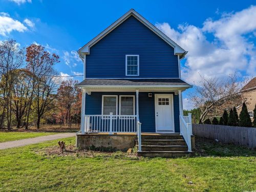 41 Eatondale Ave, Blue Point, NY 11715-1037