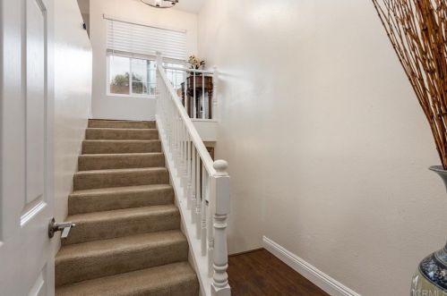 371 Windy Ln, Vista, CA 92083-5766