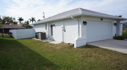 2210 14th Ave, Cape Coral, FL 33909-4469