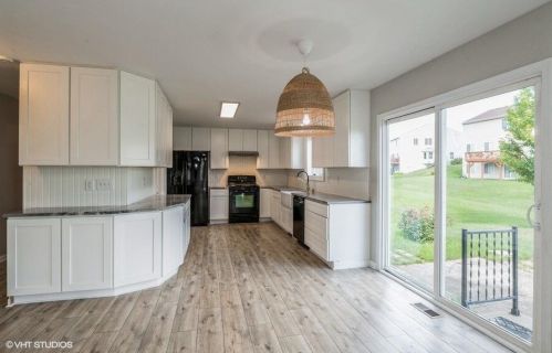 11420 65th St, Kenosha, WI 53142-7705