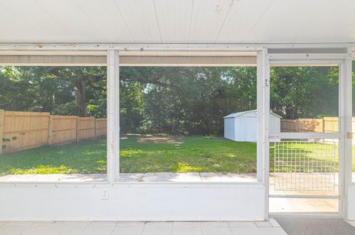 21434 Canal Dr, Brooksville FL  34601-1421 exterior
