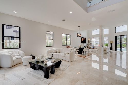 3586 143rd Ave, Hollywood FL  33027-4704 exterior