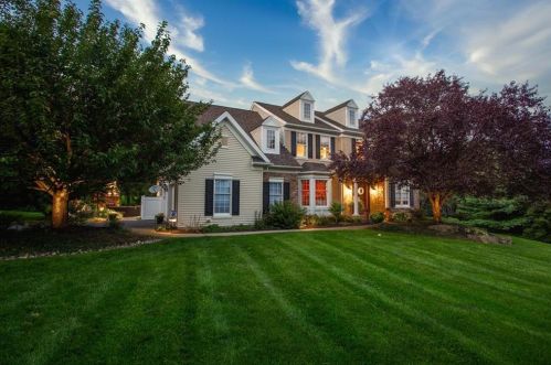 6407 Overlook Rd, Orefield, PA 18069-8927