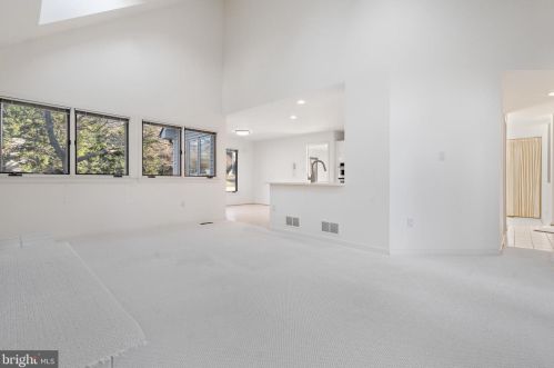 12015 Walnut Branch Rd, Herndon VA  20194-5616 exterior