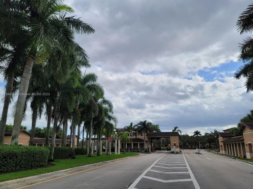 1408 147th Ave, Hollywood FL  33027-6175 exterior