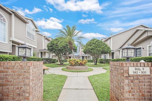 930 Sykes Ct, Orlando, FL 32828-9177
