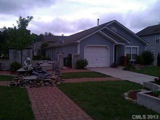 1423 Long Paw Ln, Charlotte, NC 28214-9423
