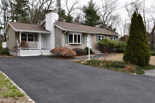 12 Sheffield Dr, Billerica, MA 01821-3010