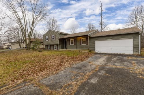 353 Donerail Dr, Pataskala, OH 43062-8516