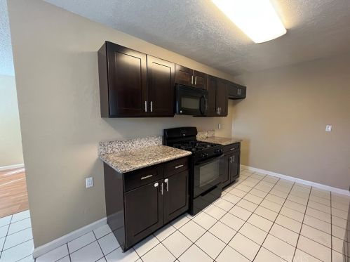 432 Acacia Ave, Rialto CA  92376-2934 exterior