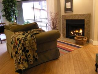 7323 Sand Point Way, Seattle, WA 98115-6324