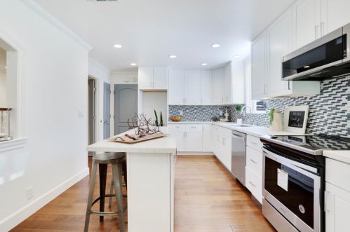 711 Harriet Ave, Campbell, CA 95008-5117