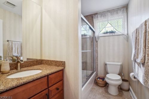 8 Dylan Dr, Sparta NJ  07871-2875 exterior