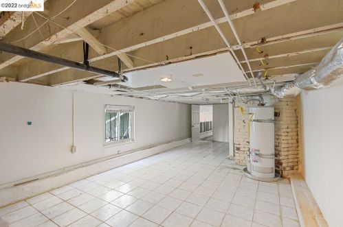 693 32 St, Oakland CA 94609-2932 exterior