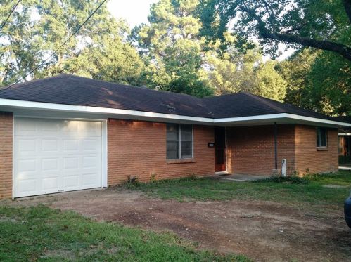 1410 Roberson St, Conroe TX  77301-1865 exterior