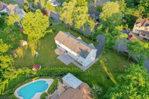 23 Alan Dr, Parsippany NJ  07054-4101 exterior