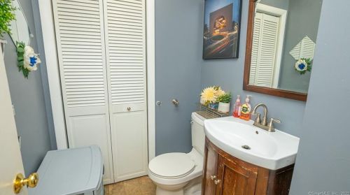 60 Marion St, Bridgeport CT  06606-4675 exterior