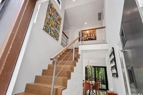 36 Ancient Hwy, East Hampton NY  11937-2568 exterior
