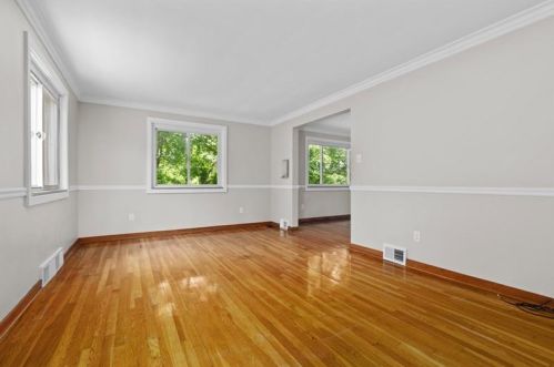 248 Crescent Pines Dr, Verona, PA 15147-3222