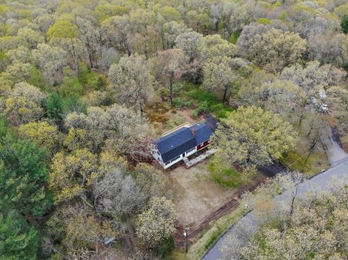 21 Surrey Trl, Sandy Hook, CT 06482-1311