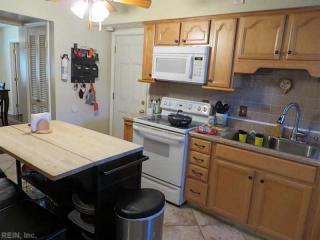 1254 Glyndon Dr, Virginia Beach VA  23464-4436 exterior