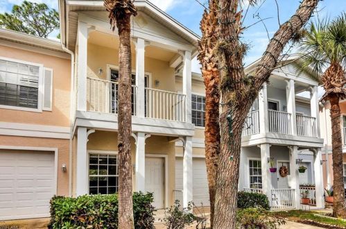 3289 Lindsey Ln, Naples, FL 34109-3865