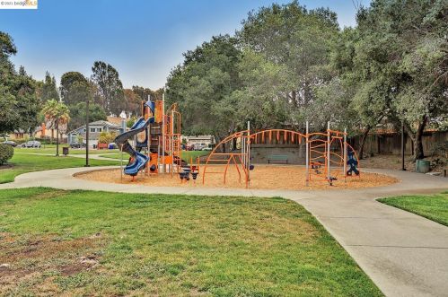 308 Dursey Dr, Pinole CA  94564-2665 exterior