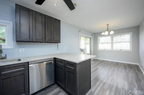 32 Meadow Rd, East Brunswick NJ  08816-4333 exterior