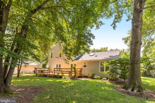 6111 Dory Landing Ct, Springfield, VA 22015-2579