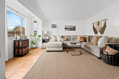 275 Carleton Dr, Ukiah CA  95482-3821 exterior