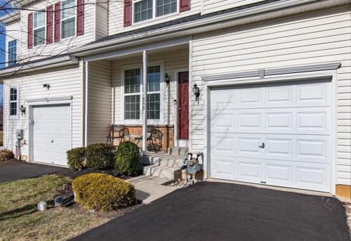 959 King Way, Breinigsville PA  18031-1484 exterior