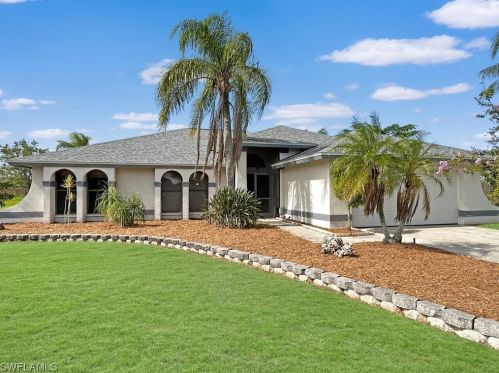 1402 Caywood Cir, Lehigh Acres, FL 33936-5960