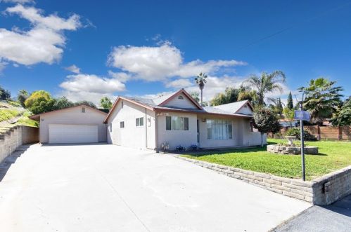 1136 Lita Ln, Vista, CA 92084-7235